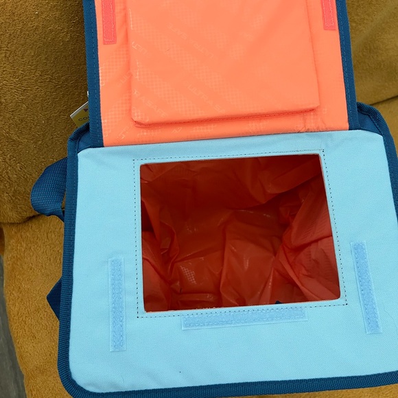 New foldable cooler - Picture 4 of 4
